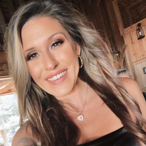 Meet your Posher, Whitney